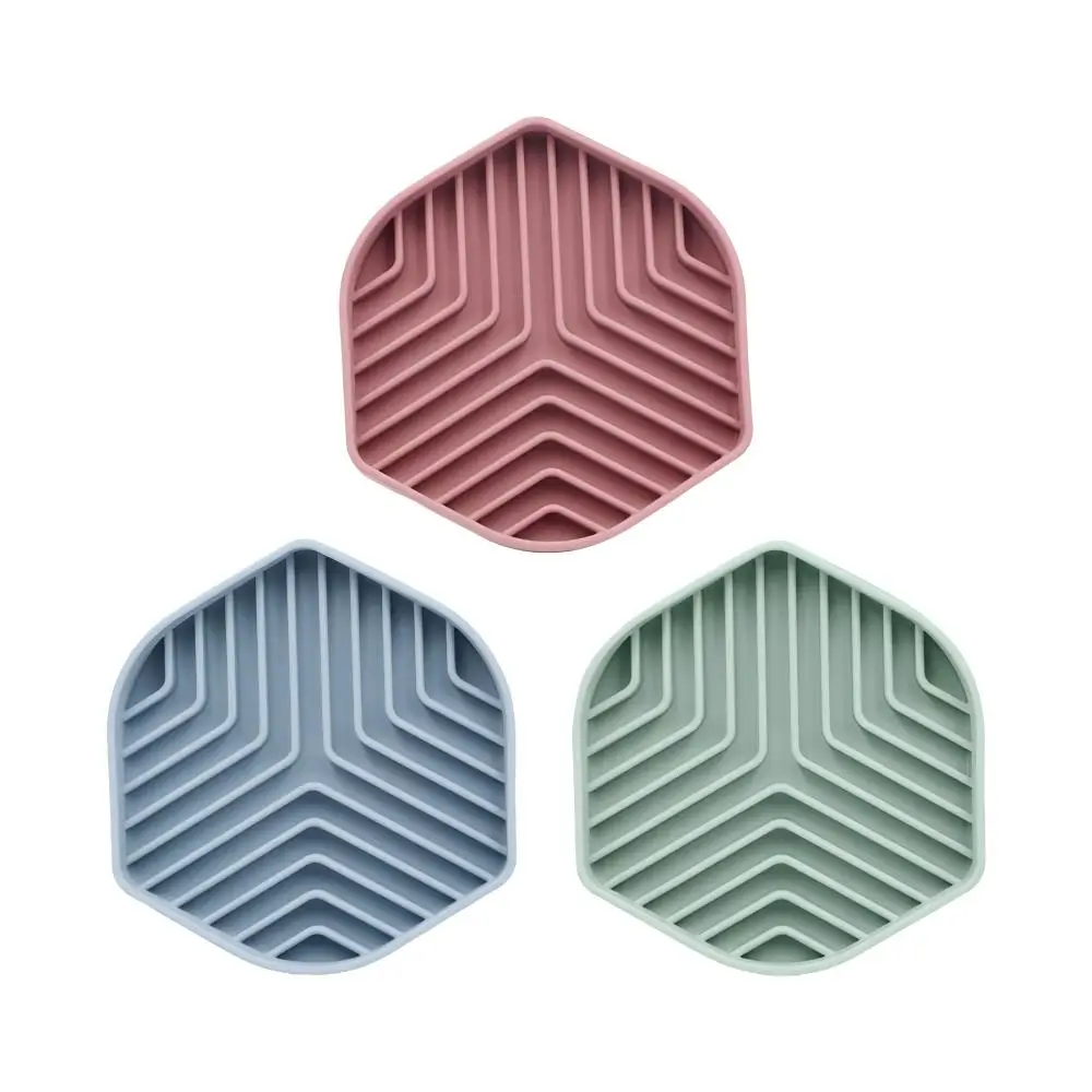 Shield-Shaped Silicone Slow Feeder Lick Mat with Invisible Easy-Lift Handle - Image 5